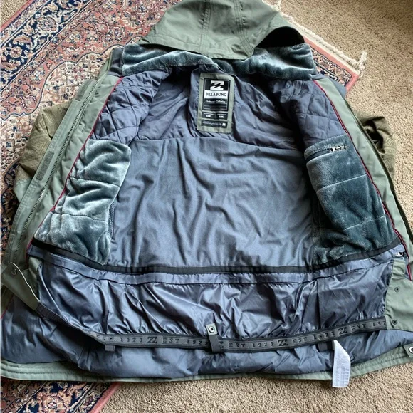 Women’s M Billabong Y2K ski jacket forest green print
